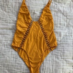 San Lorenzo Yellow One Piece